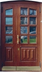Входные двери на основе стальной конструкции, с отделкой из массива сосны со стеклопакетом